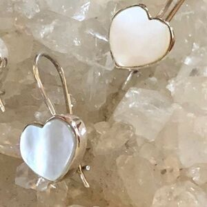 Brand New Solid 925 Sterling Silver Heart shape earrings with Mother of Pearl..
